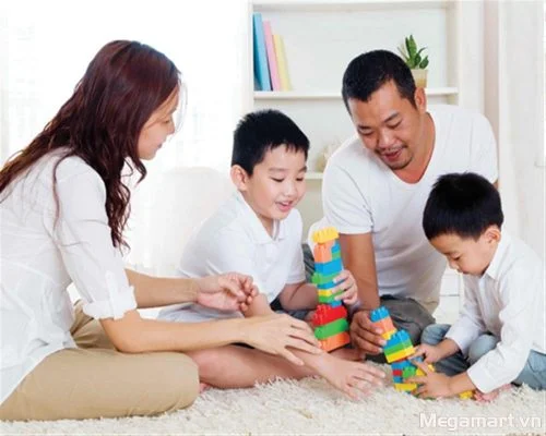 Thay vào đó, hãy luôn nói những lời yêu thương và quan tâm chăm sóc.