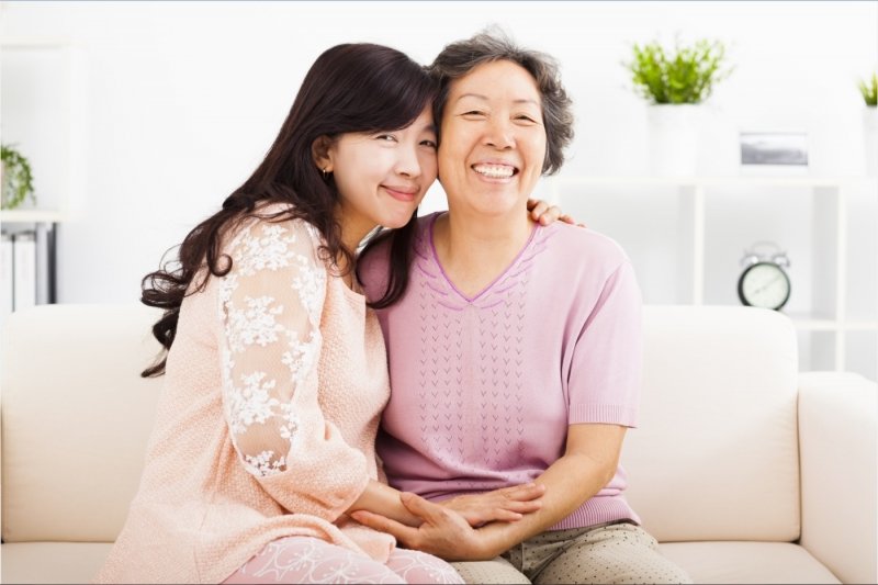 6 cách nói chuyện với mẹ chồng tương lai khéo léo mà ấn tượng.