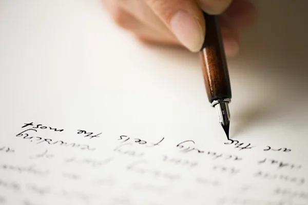 Hướng dẫn viết đơn ly hôn bằng tay.