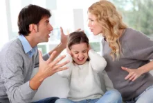 Những câu hỏi liên quan đến đổi họ cho con.