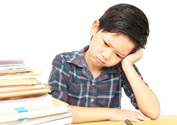 Cha mẹ nên làm gì khi con mình chán học, mê game Có nhiều nguyên nhân dẫn đến tình trạng chán học ở con cái.