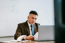 Nộp đơn ly hôn online.
