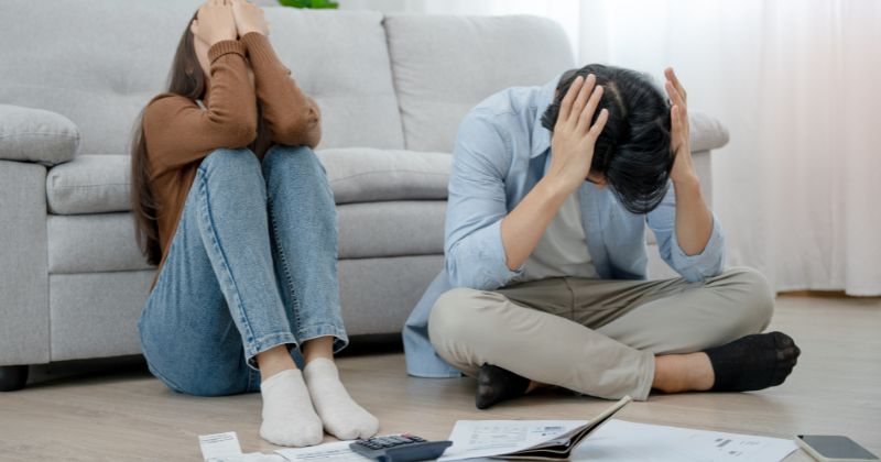 Vợ chồng ly hôn có phải chịu trách nhiệm liên đới trả nợ cho vợ không? Vợ chồng ly hôn có phải chịu trách nhiệm liên đới trả nợ cho vợ không