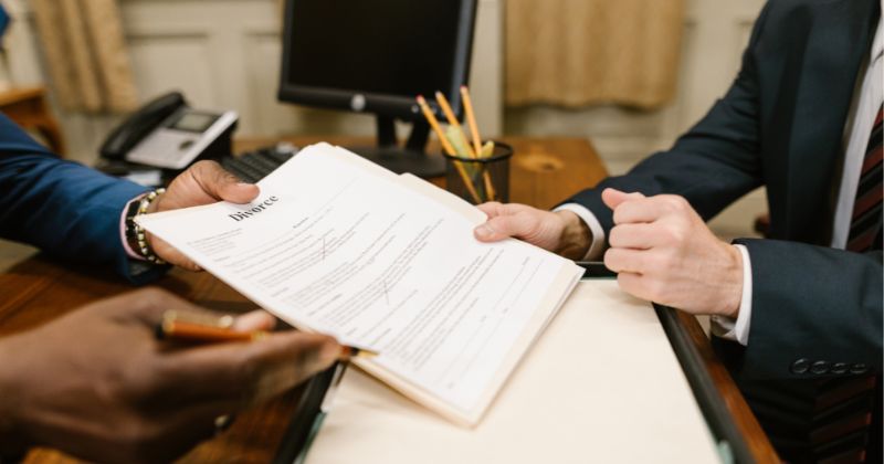 Hướng dẫn cách viết giấy ly hôn bằng tay theo luật định Hướng dẫn cách viết giấy ly hôn bằng tay theo luật định