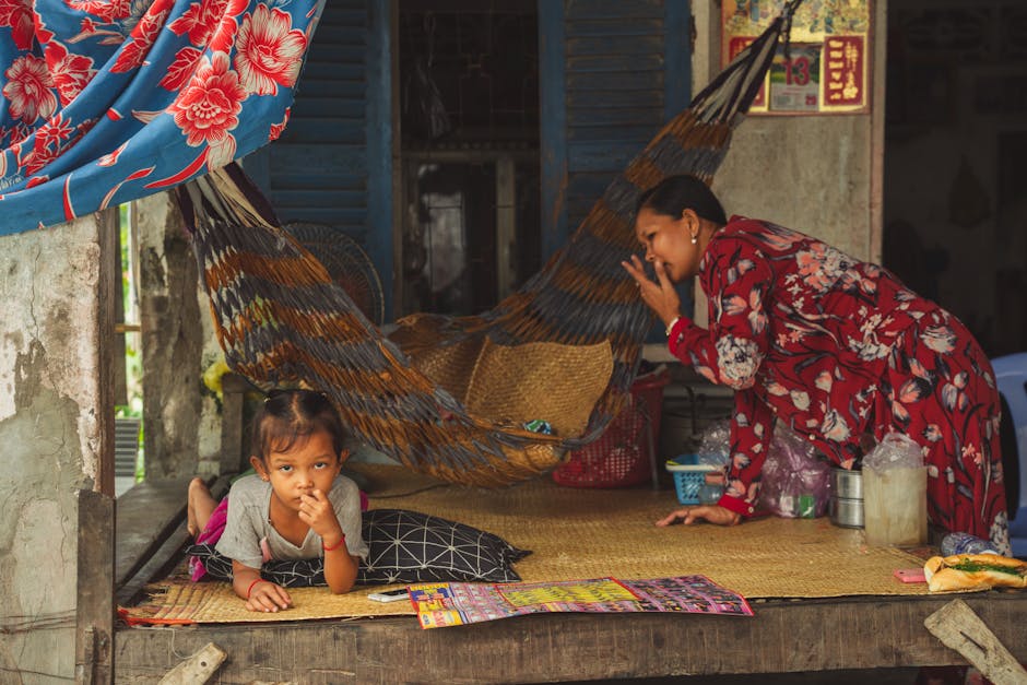 Cha mẹ trò chuyện với con về quyết định ly hôn